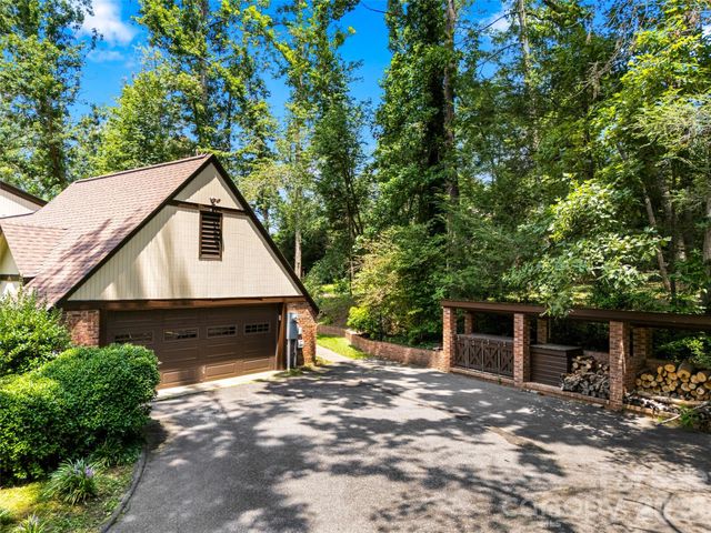 122 Stuyvesant Road, Asheville, NC 28803