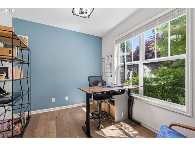 2371 Nw BURKHART Dr, Portland, OR 97229