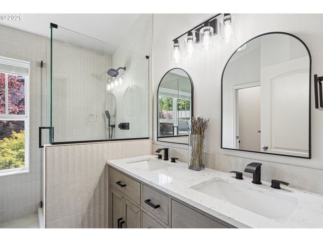 2371 Nw BURKHART Dr, Portland, OR 97229