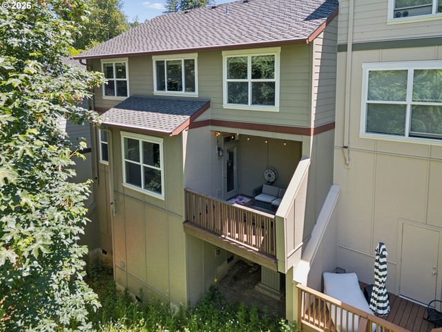 2371 Nw BURKHART Dr, Portland, OR 97229
