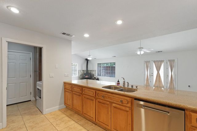 8760 Greer Way, Valley Springs, CA 95252