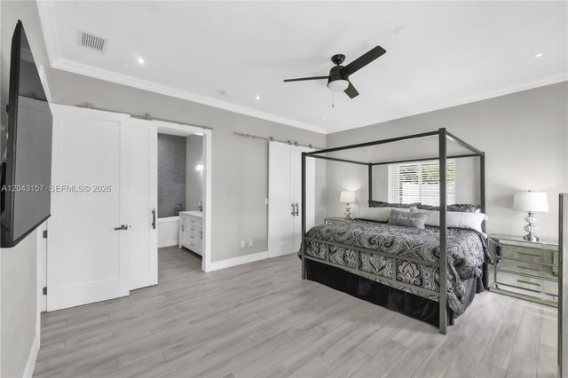 720 S Old Nob Hill Rd, Plantation, FL 33324