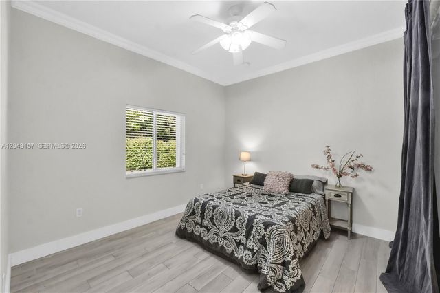 720 S Old Nob Hill Rd, Plantation, FL 33324