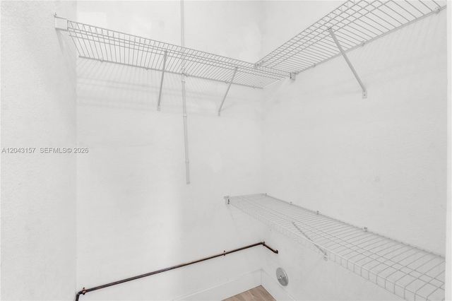 720 S Old Nob Hill Rd, Plantation, FL 33324