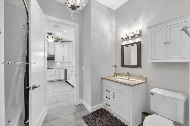720 S Old Nob Hill Rd, Plantation, FL 33324