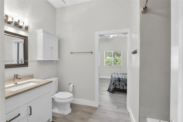 720 S Old Nob Hill Rd, Plantation, FL 33324