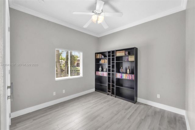 720 S Old Nob Hill Rd, Plantation, FL 33324