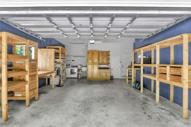 720 S Old Nob Hill Rd, Plantation, FL 33324