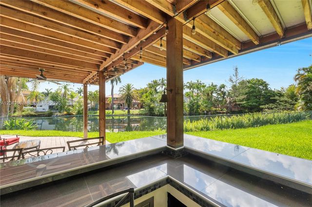 720 S Old Nob Hill Rd, Plantation, FL 33324