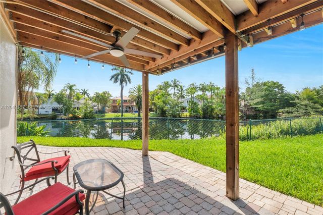720 S Old Nob Hill Rd, Plantation, FL 33324