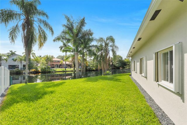 720 S Old Nob Hill Rd, Plantation, FL 33324