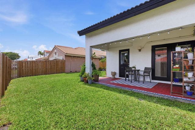 6020 Swinden Lane, Davie, FL 33331