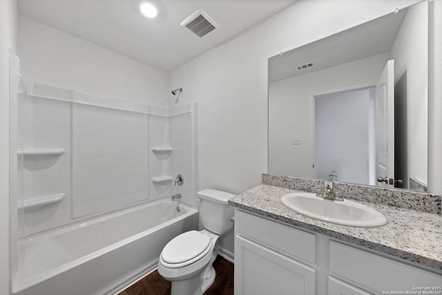 16024 Stratford Cove, Lytle, TX 78052