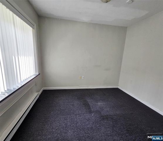 195 3rd Avenue, Westwood, NJ 07675