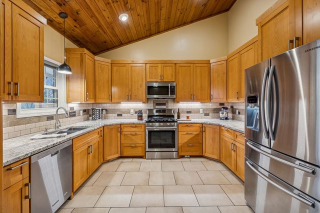 9200 Dobbs Cemetery Rd, Baxter, TN 38544