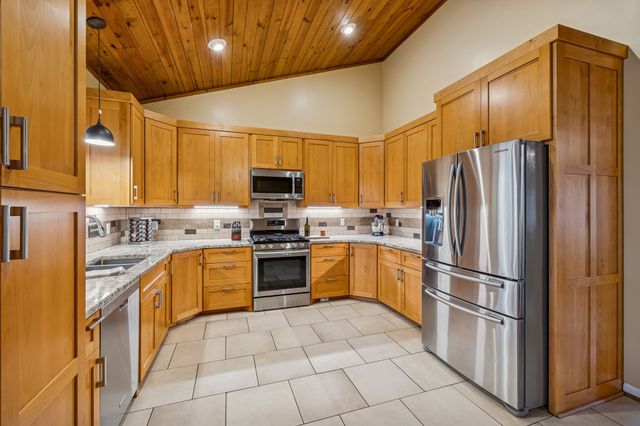 9200 Dobbs Cemetery Rd, Baxter, TN 38544