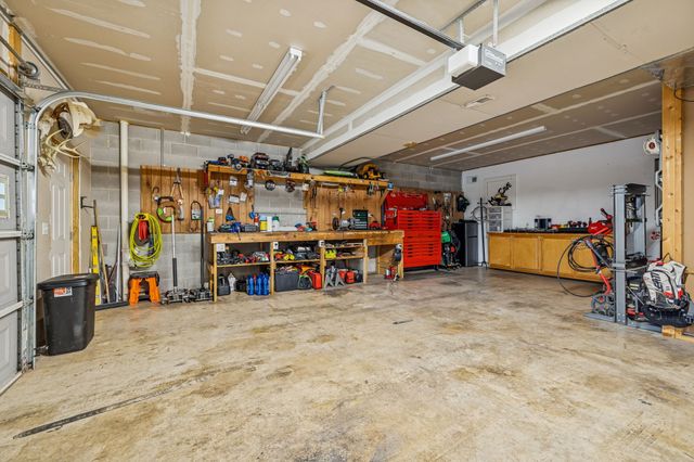 9200 Dobbs Cemetery Rd, Baxter, TN 38544