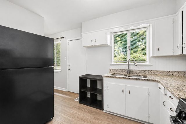 37 Barbara Dr, Little Rock, AR 72204