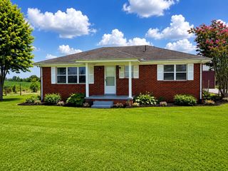 2146 Akersville Rd, Lafayette, TN 37083