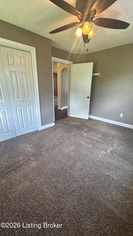 5324 Tahia Dr, Louisville, KY 40216
