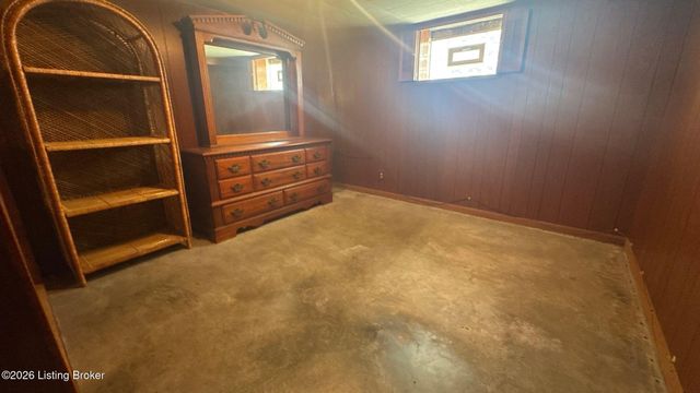5324 Tahia Dr, Louisville, KY 40216