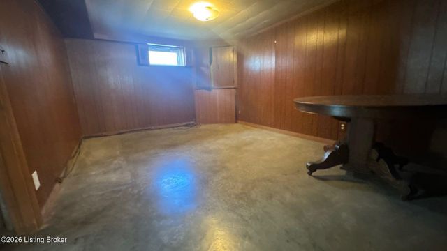 5324 Tahia Dr, Louisville, KY 40216