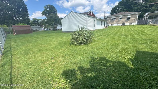 5324 Tahia Dr, Louisville, KY 40216