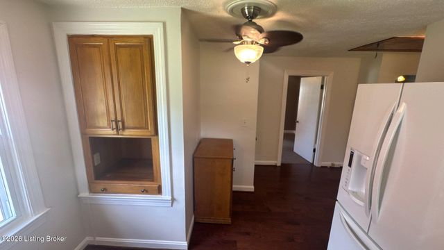 5324 Tahia Dr, Louisville, KY 40216