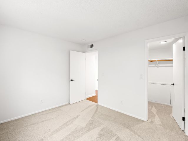 1631 E Deyoung Drive, Fresno, CA 93720