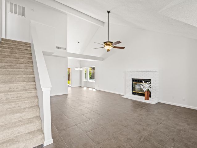 1631 E Deyoung Drive, Fresno, CA 93720