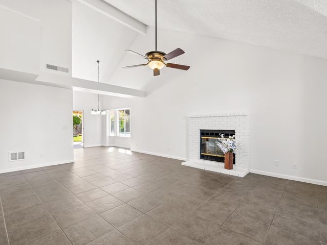 1631 E Deyoung Drive, Fresno, CA 93720