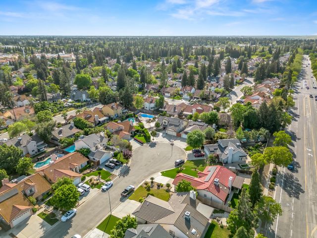 1631 E Deyoung Drive, Fresno, CA 93720