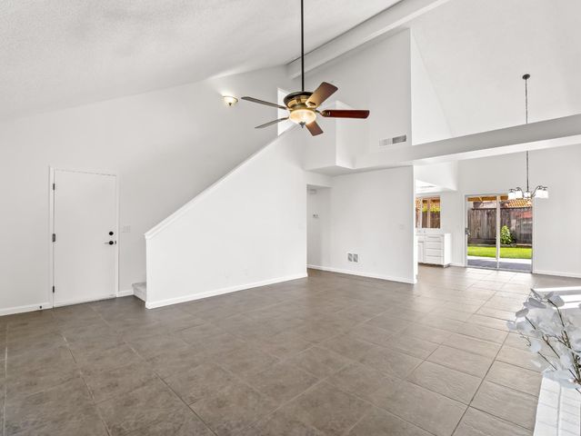 1631 E Deyoung Drive, Fresno, CA 93720