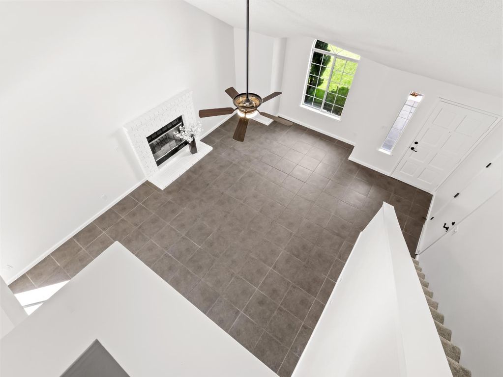 Image 22 of property listing at 1631 E Deyoung Drive, Fresno, CA 93720