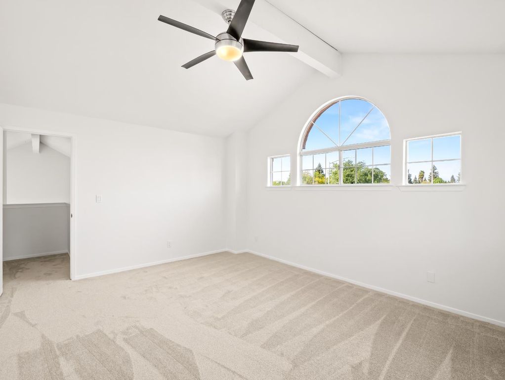 Image 25 of property listing at 1631 E Deyoung Drive, Fresno, CA 93720