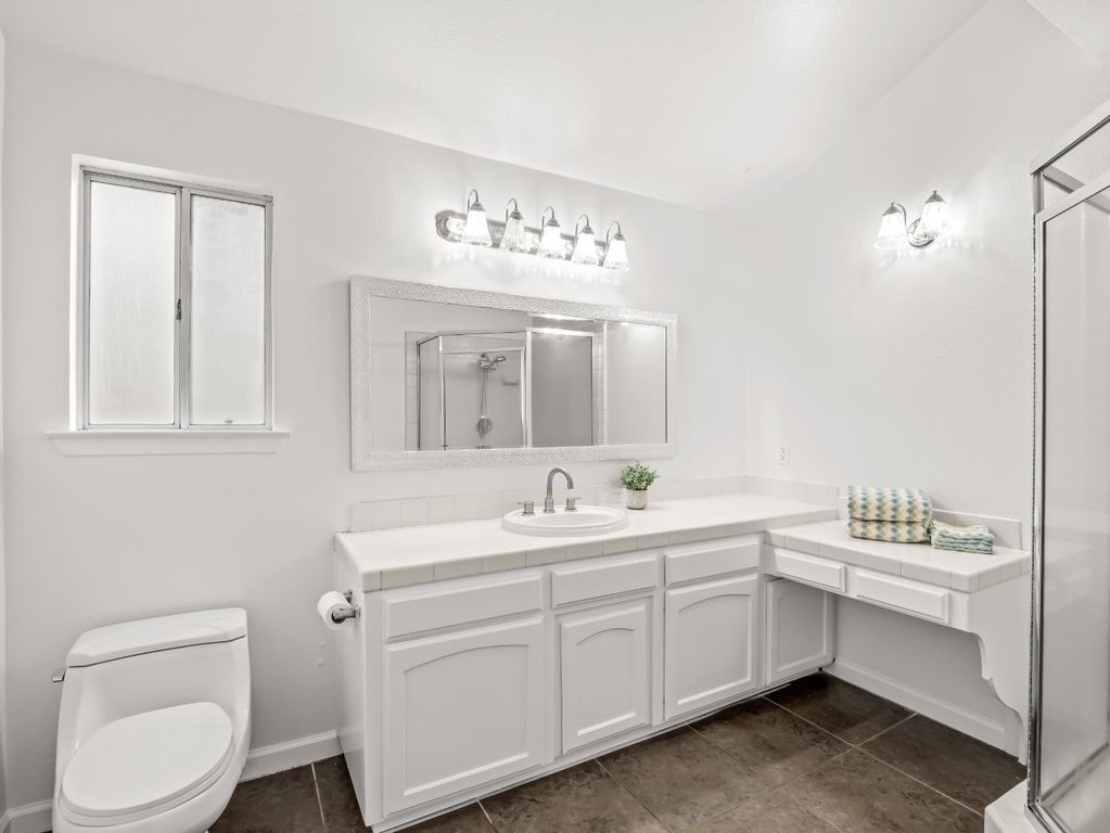 Image 27 of property listing at 1631 E Deyoung Drive, Fresno, CA 93720