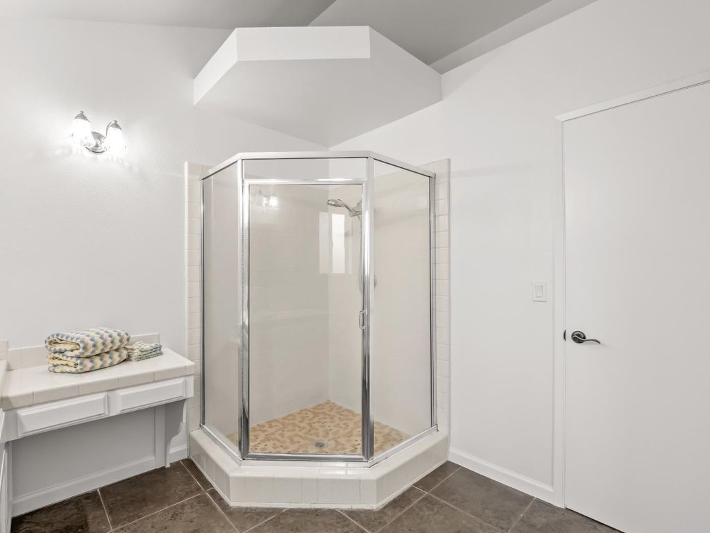 Image 28 of property listing at 1631 E Deyoung Drive, Fresno, CA 93720