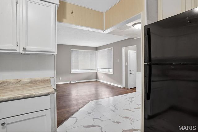 2201 Hollis Drive, St Louis, MO 63136