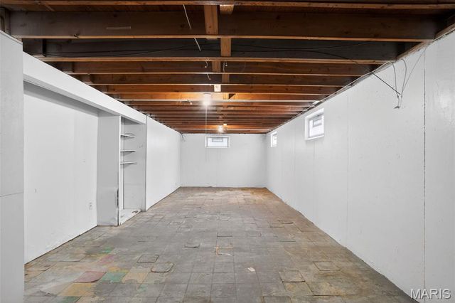 2201 Hollis Drive, St Louis, MO 63136