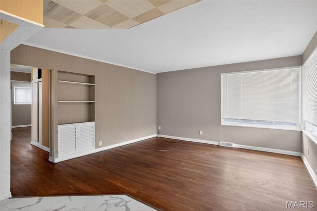 2201 Hollis Drive, St Louis, MO 63136