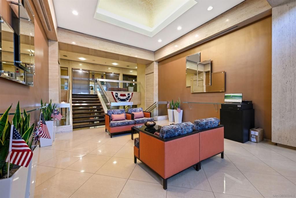 Image 23 of property listing at 1830 Avenida Del Mundo 1112, Coronado, CA 92118