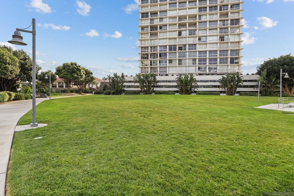 Image 29 of property listing at 1830 Avenida Del Mundo 1112, Coronado, CA 92118