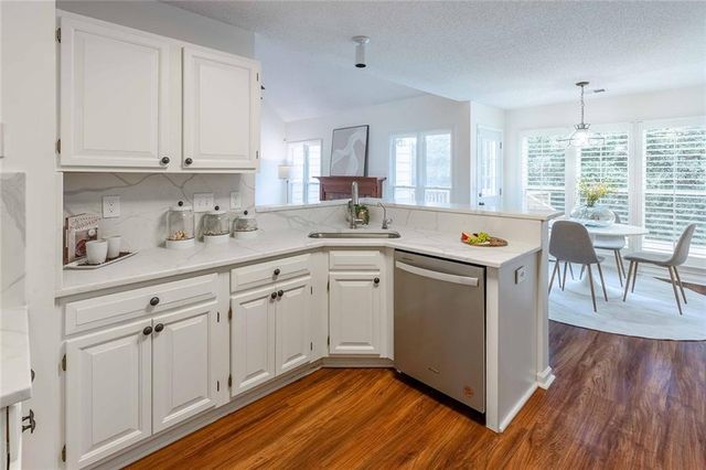 2913 Granville NW Drive, Marietta, GA 30064