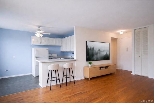 6815 Selfridge Street 6D, Forest Hills, NY 11375