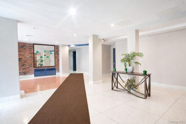 6815 Selfridge Street 6D, Forest Hills, NY 11375