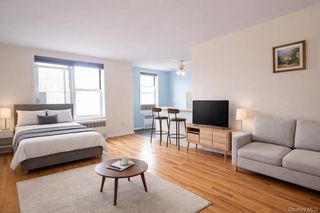 6815 Selfridge Street 6D, Forest Hills, NY 11375