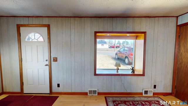 137 Brook Street, Bristol, CT 06010