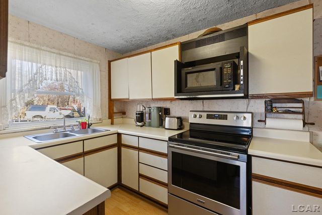 3601 , 3599 Round Lake Highway, Rollin Twp, MI 49253