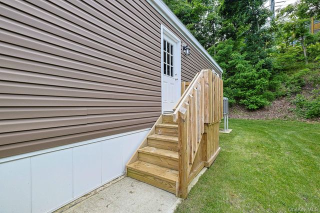 34 Windward Way, Stony Point, NY 10980