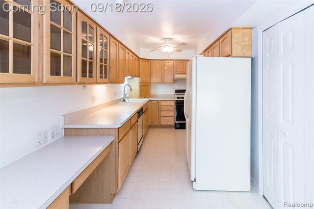 1821 Van Hill Court, Rochester Hills, MI 48309